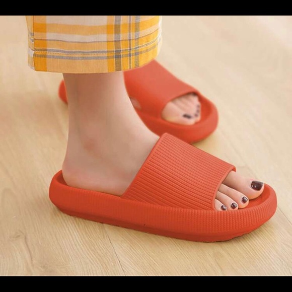 Shoes - Orange Cloud 9 Slippers Size 9-9.5